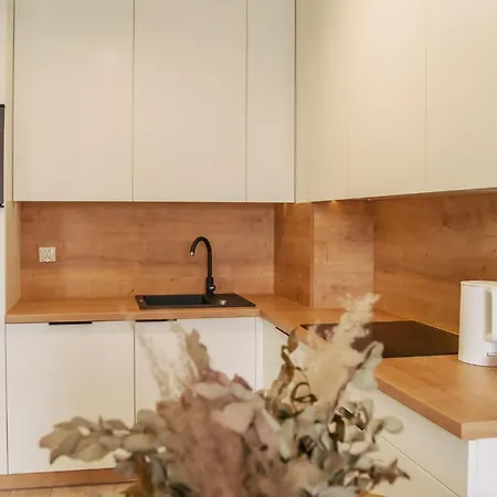 Apartment Zurawia 18 Surfingbird *
